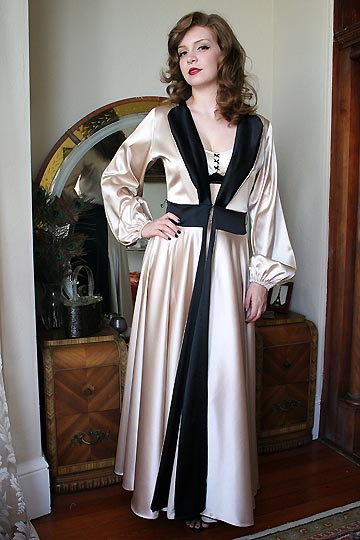 Dollhouse Bettie Robe